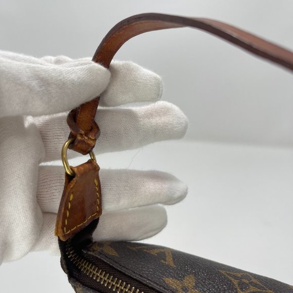 •SOLD•  Louis Vuitton Monogram Pochette Accessories - Picture 11 of 15